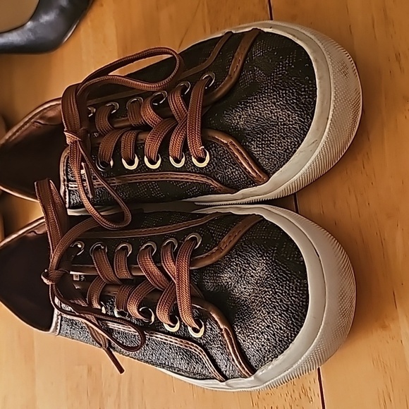 MICHAEL KORS LACE UP SNEAKERS - Picture 3 of 4